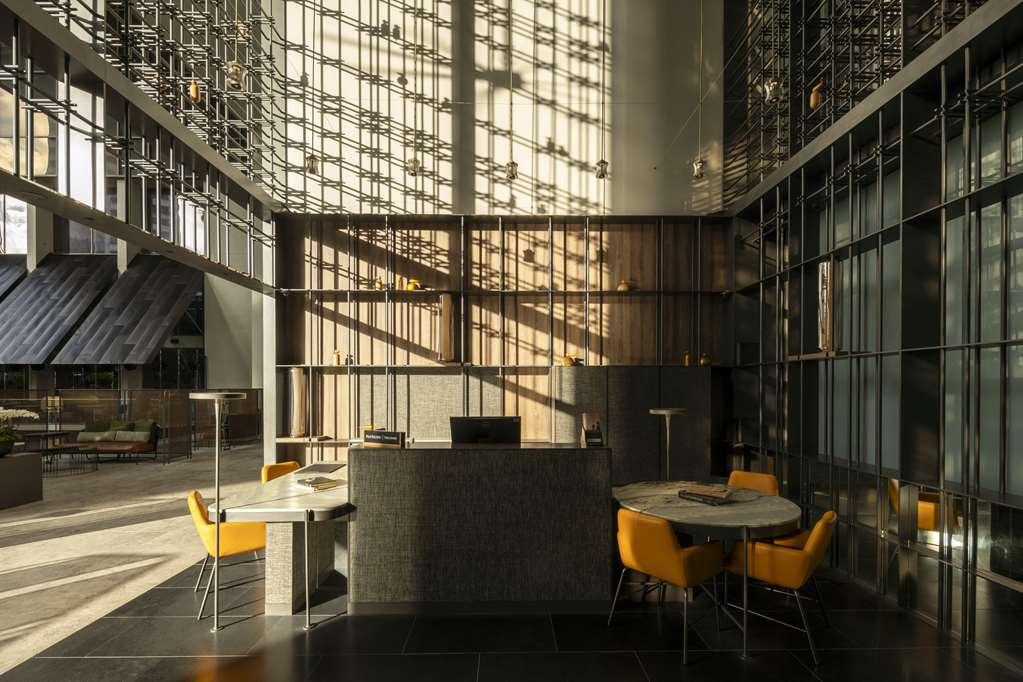 Pan Pacific Orchard Hotel Singapore Interior photo Interior of the library